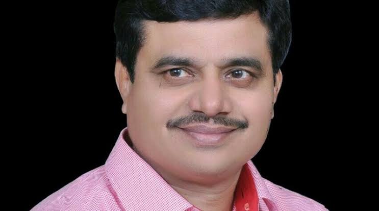 पदपथाची रुंदी कमी करण्याची माजी नगरसेवक राजेंद्र जगताप यांची मागणी