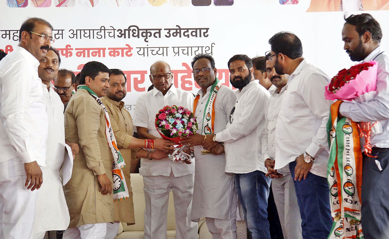 वंचित बहुजन विकास आघाडीला चिंचवड विधानसभा पोटनिवडणुकीच्या तोंडावर जबरदस्त हादरासंपूर्ण कार्यकारणीचा राष्ट्रवादी काँग्रेसमध्ये प्रवेश