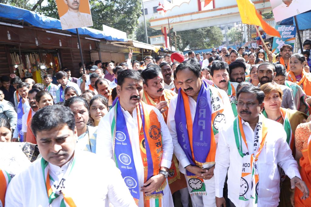 मोरया गोसावींचा आशिर्वाद घेऊन नाना काटेंनी फुंकले पोटनिवडणुकीचे रणशिंग