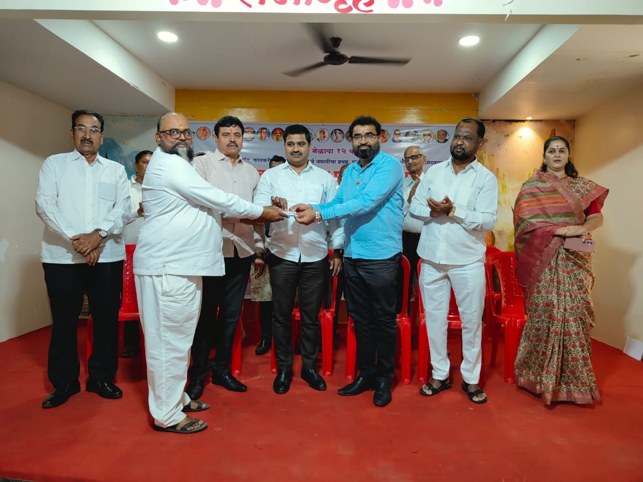 वृक्षमित्र अरुण पवार यांच्या वतीने पावणेपाच हजार नागरीकांना आयुष्मान भारत कार्ड वाटपास सुरुवात