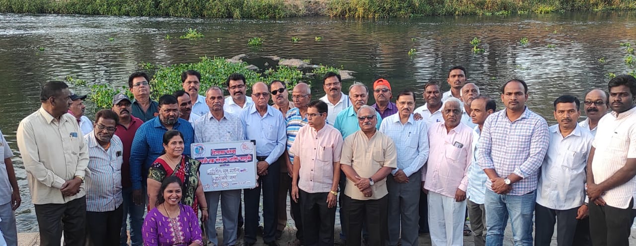 पिंपळे गुरव येथे मृत माशांना वाहिली श्रद्धांजली