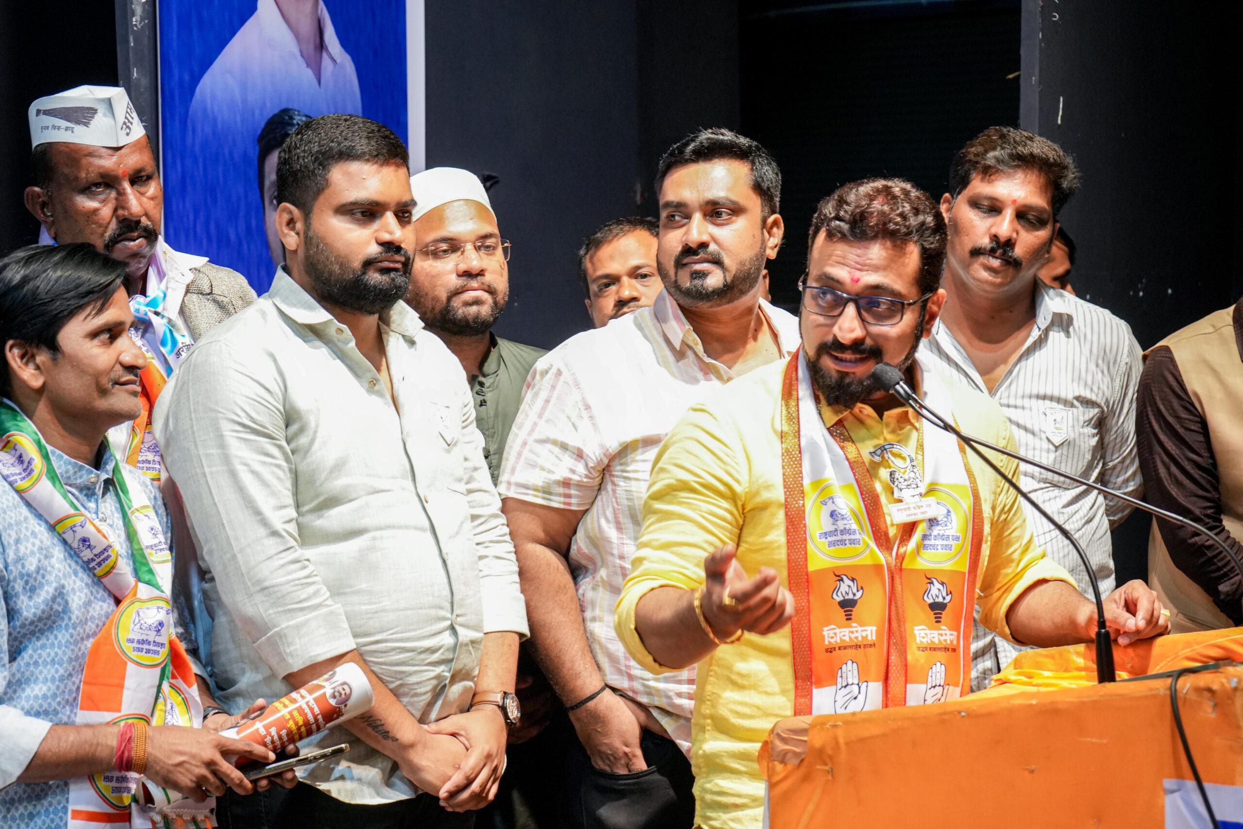 *महाराष्ट्रातील युवकांचे रोजगार गुजरातच्या घश्यात घालणाऱ्या सरकारचा बदला घेण्याची ही योग्य वेळ : मेहबूब शेख युवक प्रदेशअध्यक्ष रा यु कॉ शरद पवार*