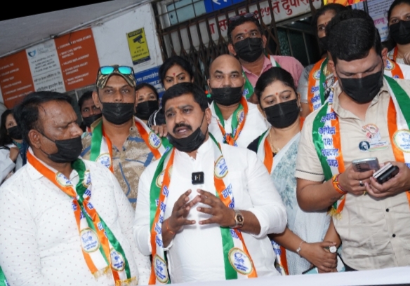 नैतिक जबाबदारी स्वीकारून गृहमंत्री देवेंद्र फडणवीस यांनी राजीनामा द्यावा – अजित गव्हाणे