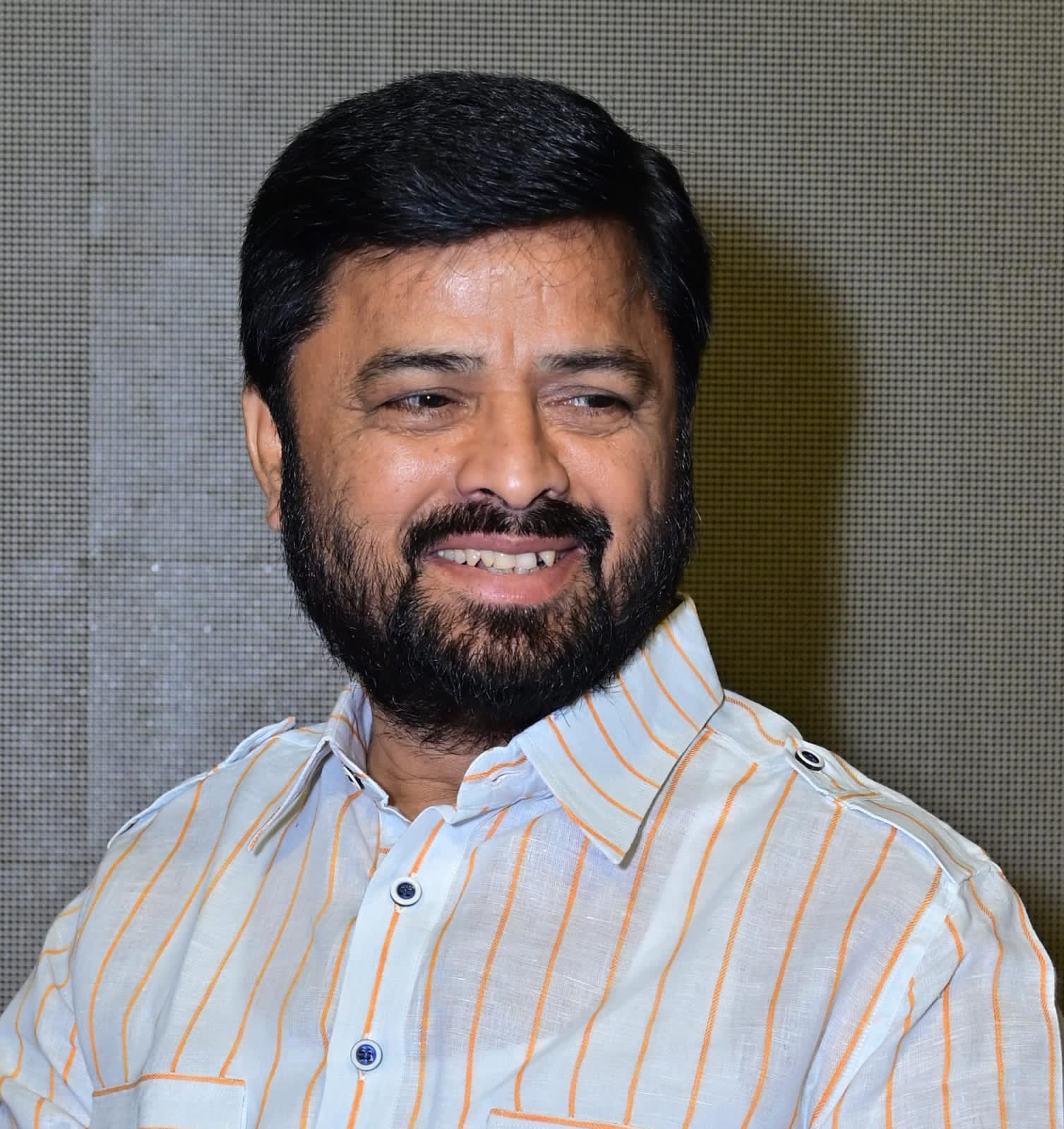 टँकरने पाणी घेणाऱ्या सोसायट्यांना पाणीपट्टी माफ करा - डॉ. कैलास कदम