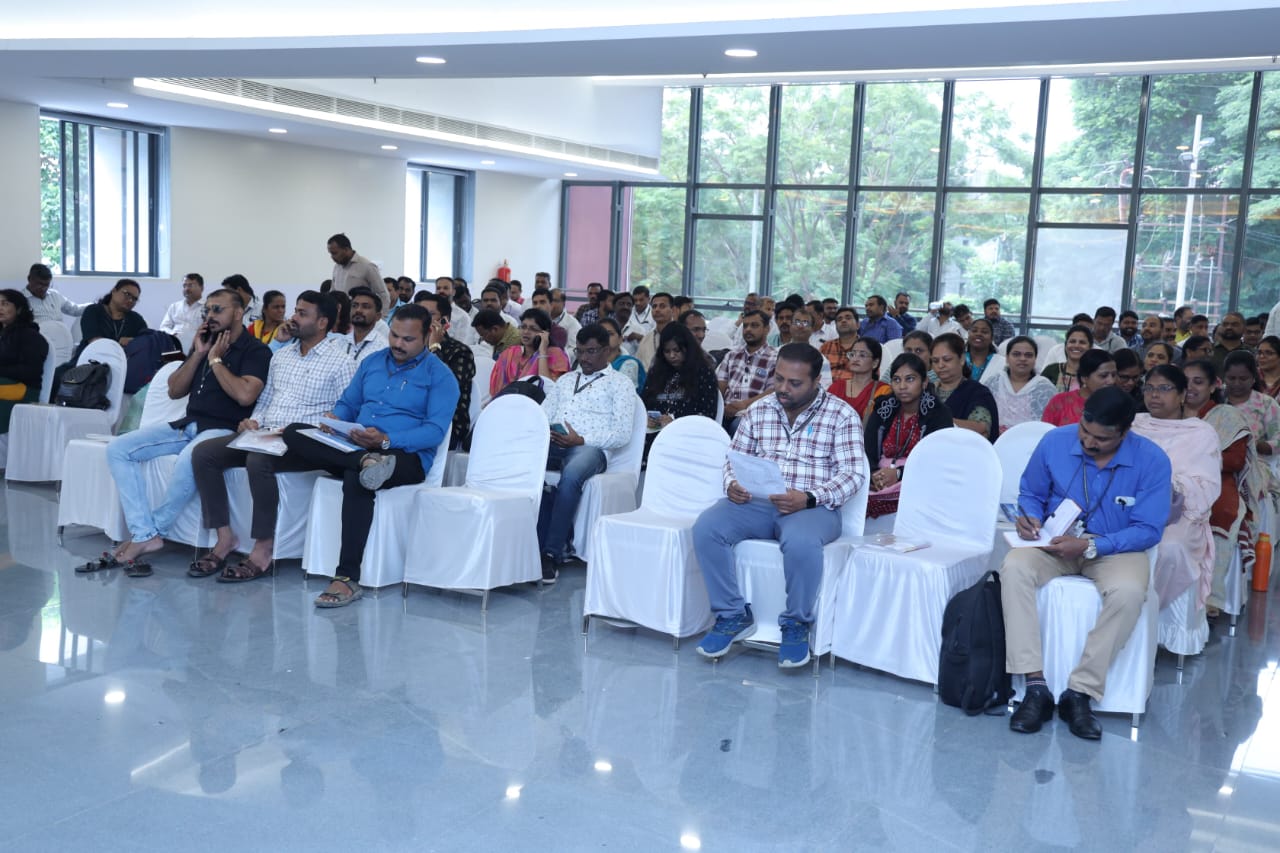 *लोकाभिमुख व गतिमान प्रशासन करण्याच्या अनुषंगाने कर्मचाऱ्यांच्या दुसर्‍या टप्प्यातील प्रशिक्षण सत्राला सुरुवात...