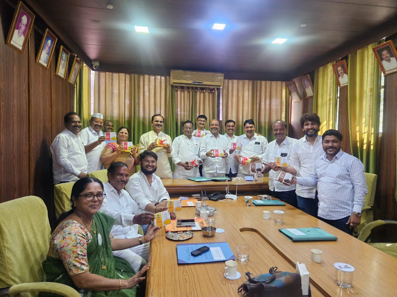 खास गणेशोत्सवा निमित्त नविन आकर्षक पॅकिंगमध्ये व नविन फ्लेवरचे कात्रज  मोदक बाजारात