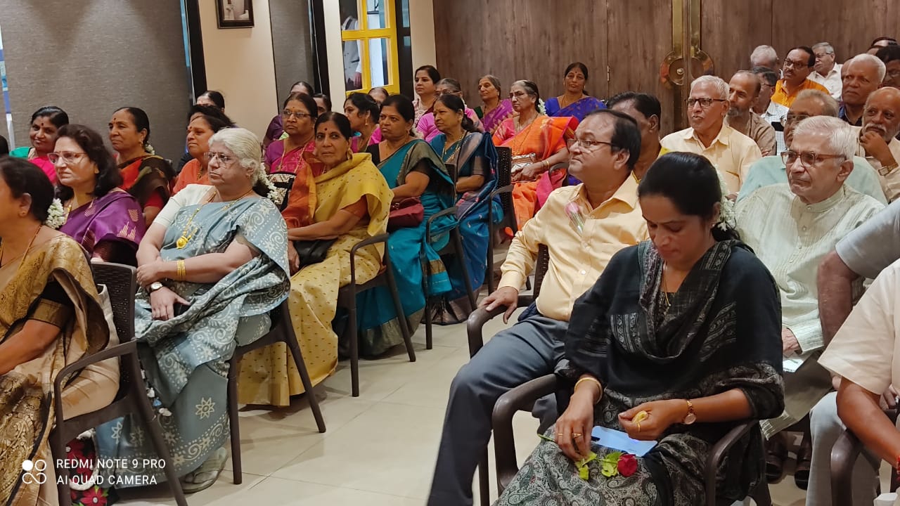 मंद तारकांनी मैत्री कट्ट्याचे तारांगण फुलवले सँडविच मैत्री कट्ट्याचा सहावा वर्धापन दिन साजरा