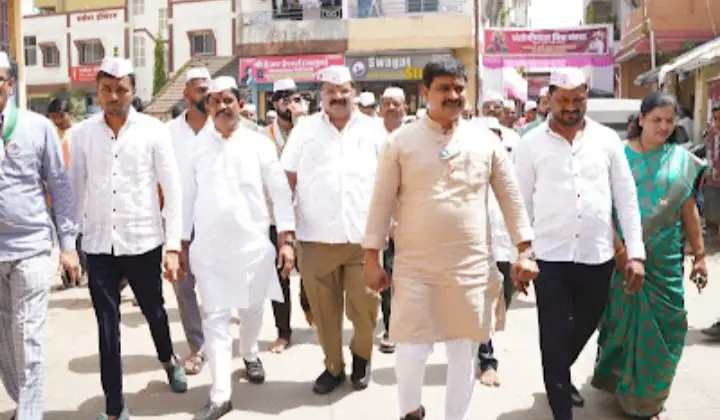 आमदार लांडगे यांच्या गडाला सुरुंग; भाजपचे पदाधिकारी गव्हाणे यांच्या प्रचारात