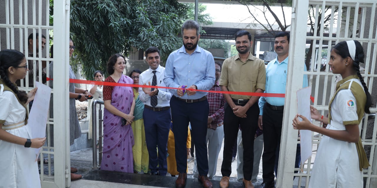महापालिकेच्या पहिल्या इंग्रजी माध्यमिक शाळेचे आयुक्त शेखर सिंह यांच्या हस्ते उद्घाटन