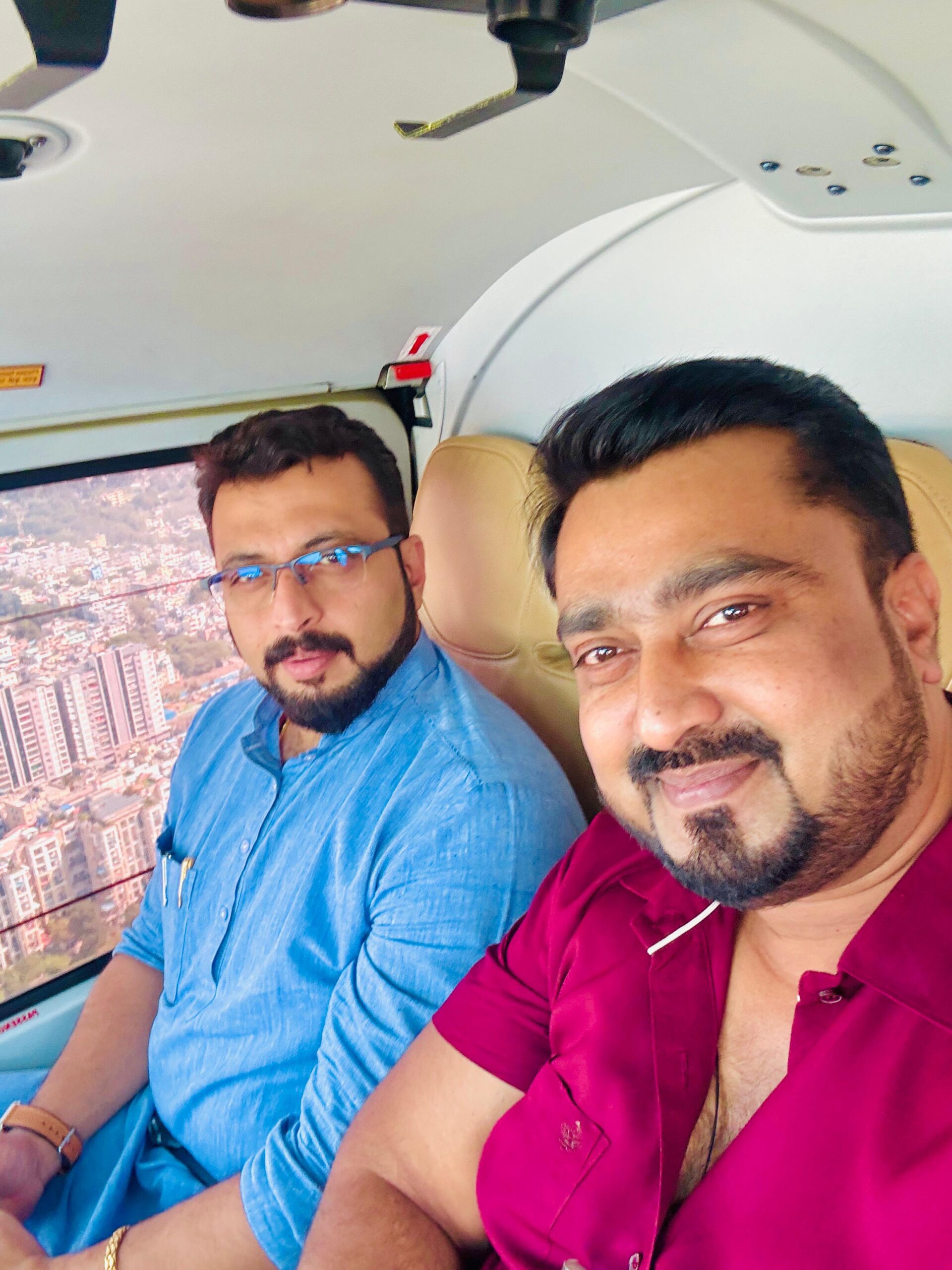 राष्ट्रवादी युवक कांग्रेसचे पिंपरी चिंचवड अध्यक्ष इम्रान शेख यांना अमोल कोल्हे यांनी हवाई सफर घडवून आणला