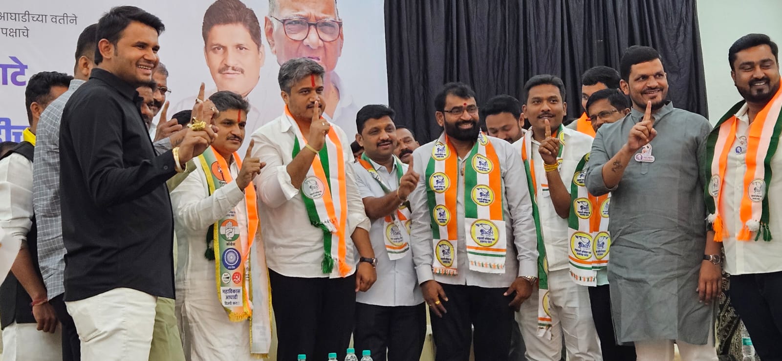 अरुण पवार यांचा हजारो कार्यकर्त्यांसह राष्ट्रवादी काँग्रेस शरदचंद्र पवार पक्षात जाहीर प्रवेश