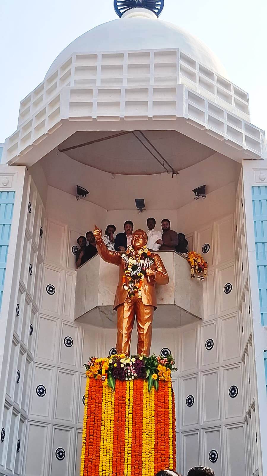 राष्ट्रवादी काँग्रेसच्यावतीने डॉ.बाबासाहेब आंबेडकर यांना महापरिनिर्वाण दिनानिमित्त अभिवादन…*