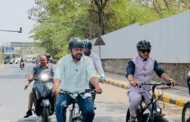 पंतप्रधान नरेंद्र मोदींच्या आवाहनाला प्रतिसाद; पिंपरीचे महापौर सायकलवर