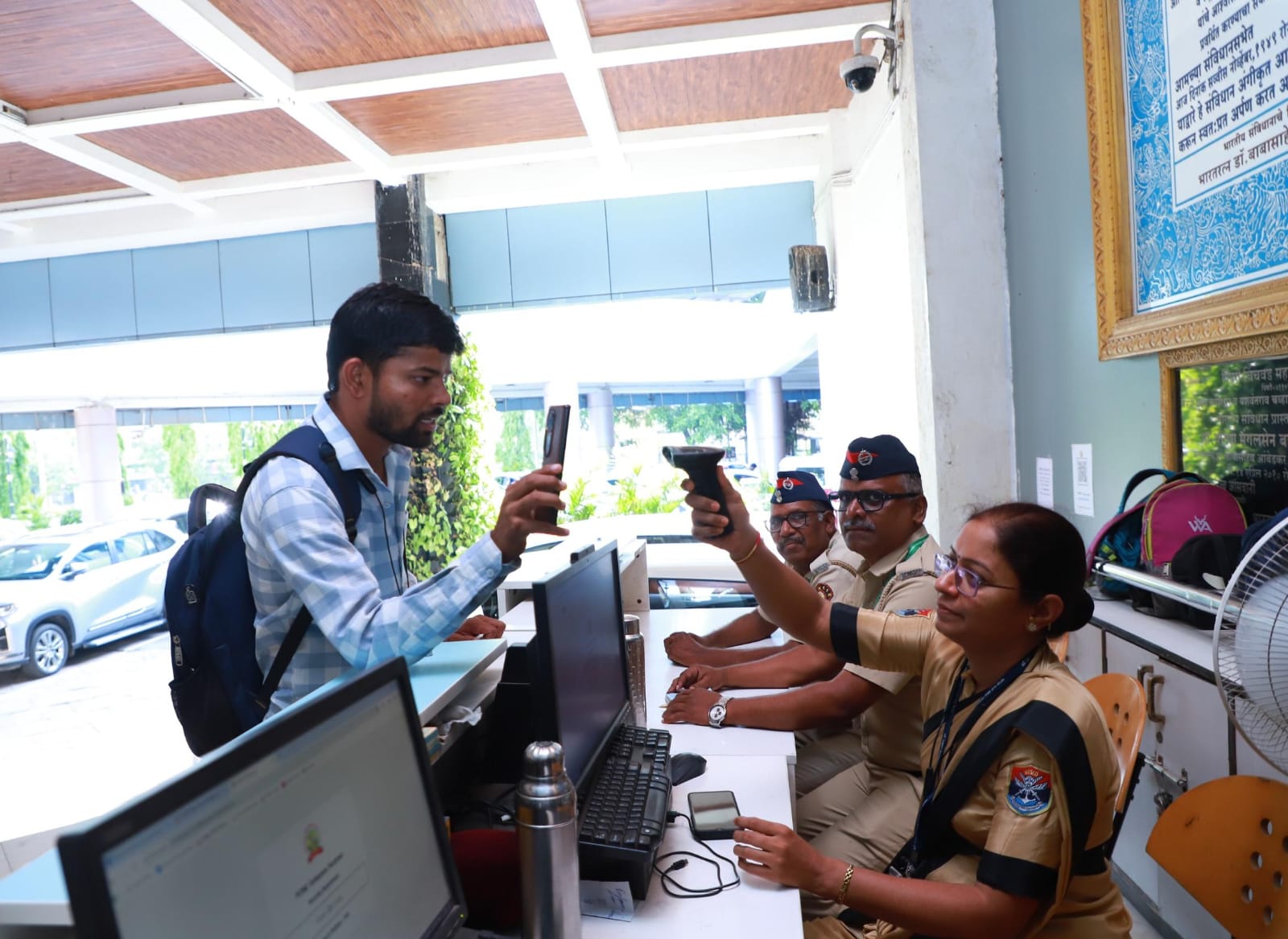 *नाल्यांवरील अतिक्रमणे तात्काळ हटवा; शहर विद्रुपीकरण करणाऱ्या जाहिरातदारांवर कारवाई करा - आयुक्त डॉ. विजय सूर्यवंशी यांचे निर्देश*