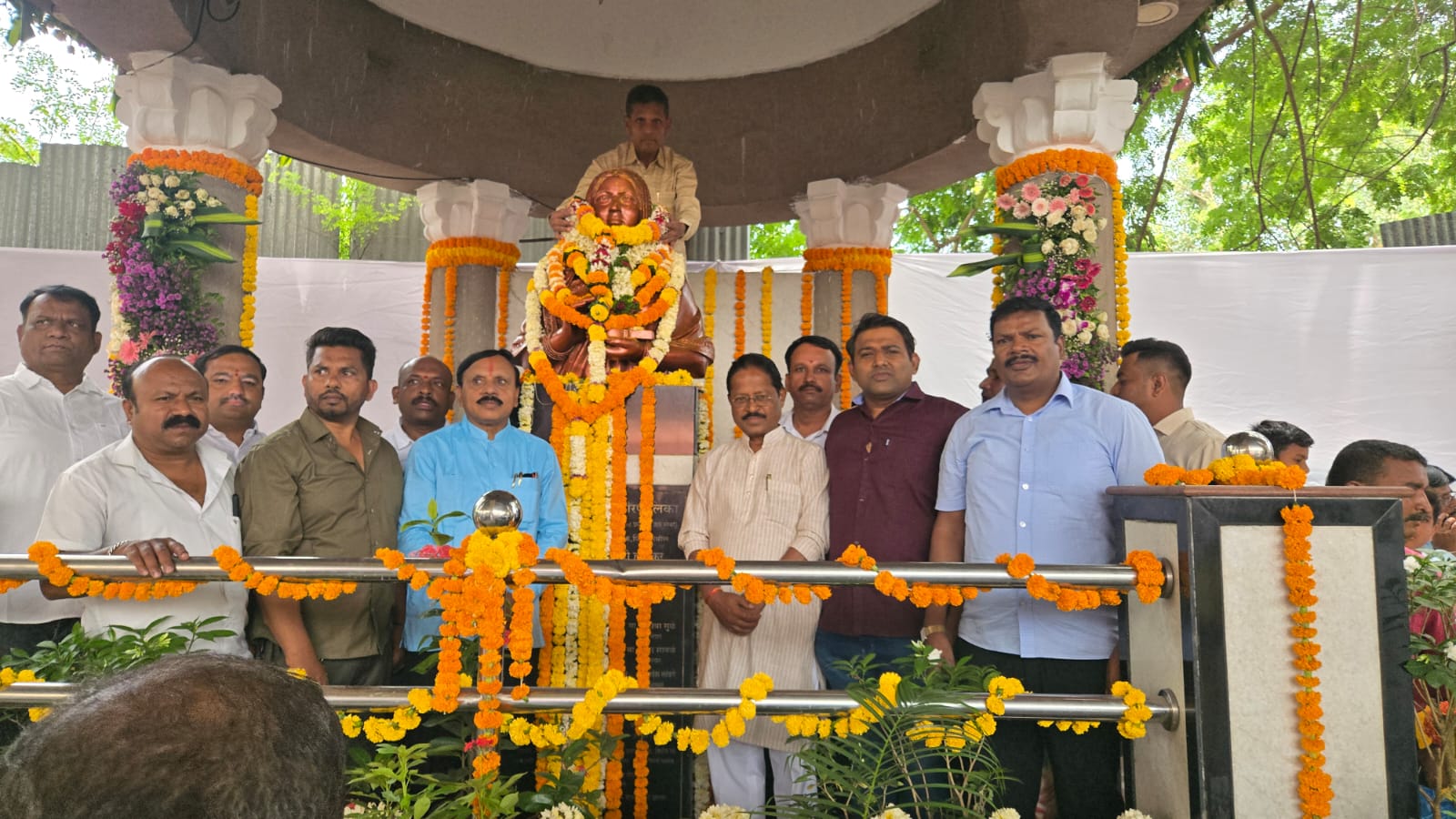 राष्ट्रवादी काँग्रेसच्यावतीने पुण्यश्लोक अहिल्यादेवी होळकर यांना जयंती निमित्त अभिवादन..*