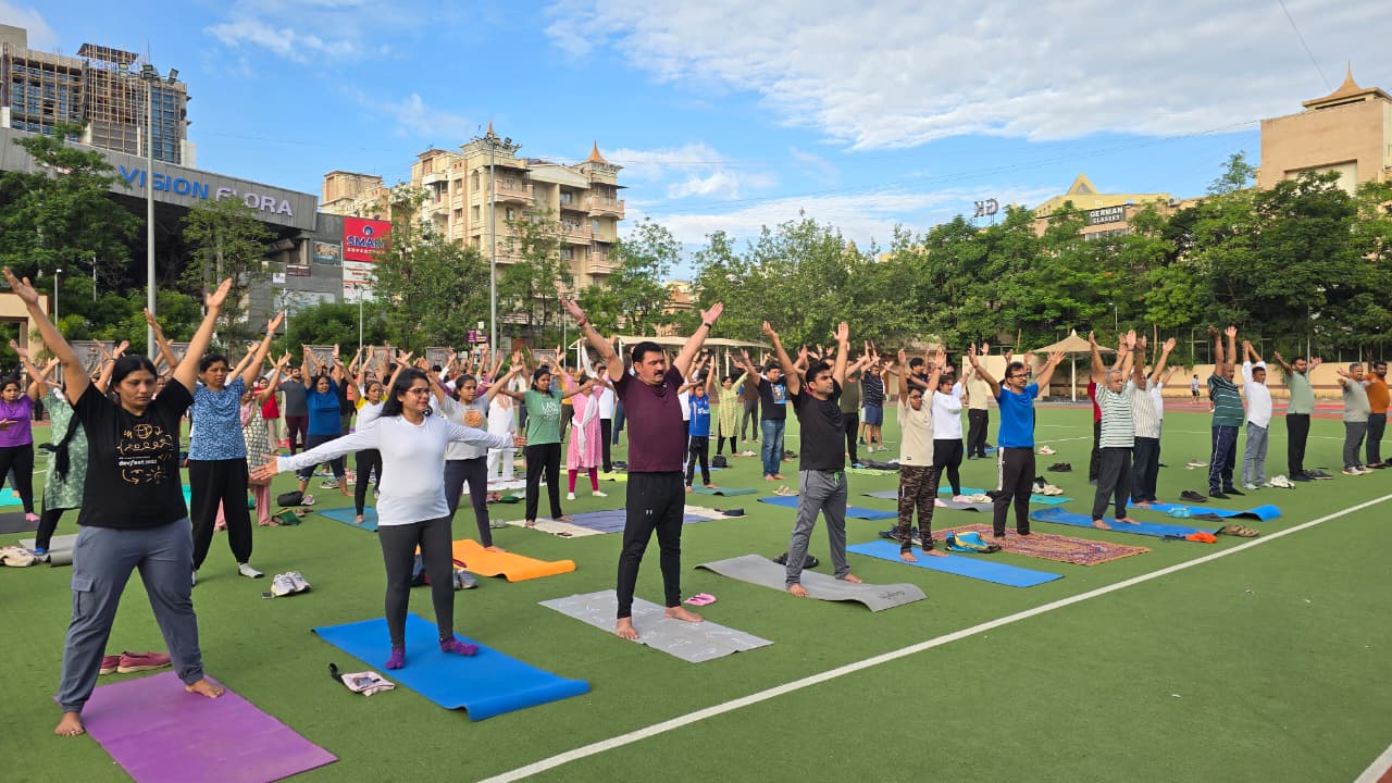 नाना काटे सोशल फाऊडेशन व आर्ट ॲाफी लिव्हिग पिंपळे सौदागर याच्यां संयुक्त विद्यमानाने पिंपळे सौदागर येथे आतंरराष्ट्रीय योग दिन मोठ्या उत्सहात साजरा