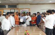 मोशी ग्रामस्थांच्या न्याय्य मागण्यांसाठी ग्रामस्थांसह महापौर रवि लांडगे यांचा पाठपुरावा