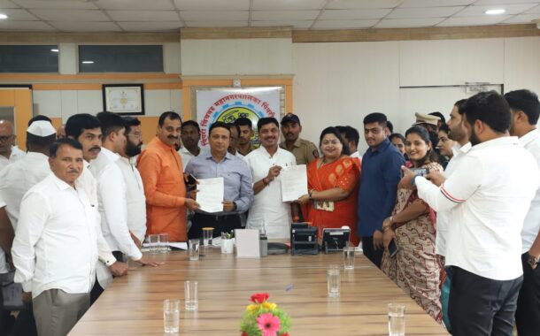 मोशी ग्रामस्थांच्या न्याय्य मागण्यांसाठी ग्रामस्थांसह महापौर रवि लांडगे यांचा पाठपुरावा