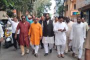 कामगारनेते यशवंतभाऊ भोसले यांच्या पुढाकारातून प्रथमच सीमोल्लंघन व सोनं लुटण्याच्या पारंपरिक सोहळ्याला सुरुवात;माजी खासदार अमर साबळे यांच्या हस्ते प्रारंभ
